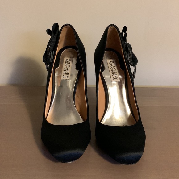 Badgley Mischka Black Pumps with Rhinestone Embellishments - Women’s Size 7.5 - Picture 3 of 8